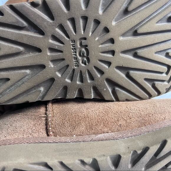 UGG Australia Little Kid’s Classic  Short Chestnut Boot Sz 3 - Picture 6 of 16